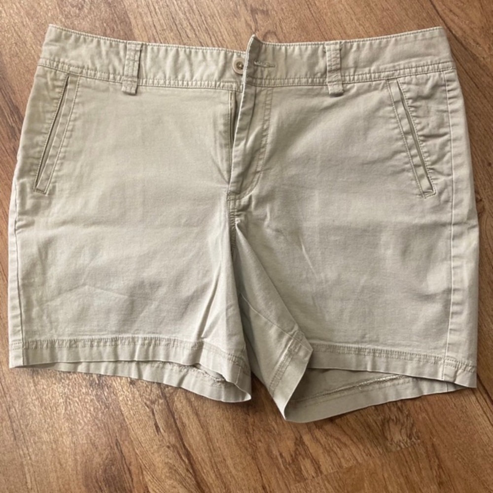 Women’s Docker shorts size 12